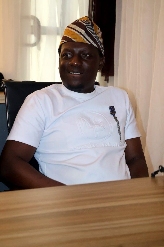 A delegate in a fìlà at the 4th Annual Yorùbá Global Conference